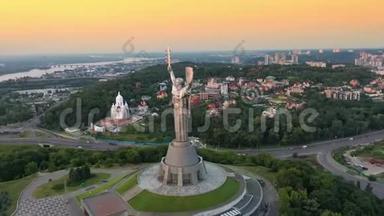 乌克兰基辅的<strong>祖国</strong>纪念碑空中景观